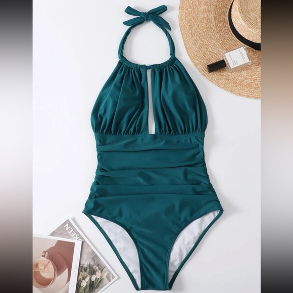 Luxe ruched one piece swimsuit - Picture 11 of 16